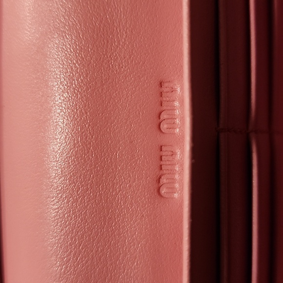 Miu Miu Wallet with Chain - Picture 4 of 12